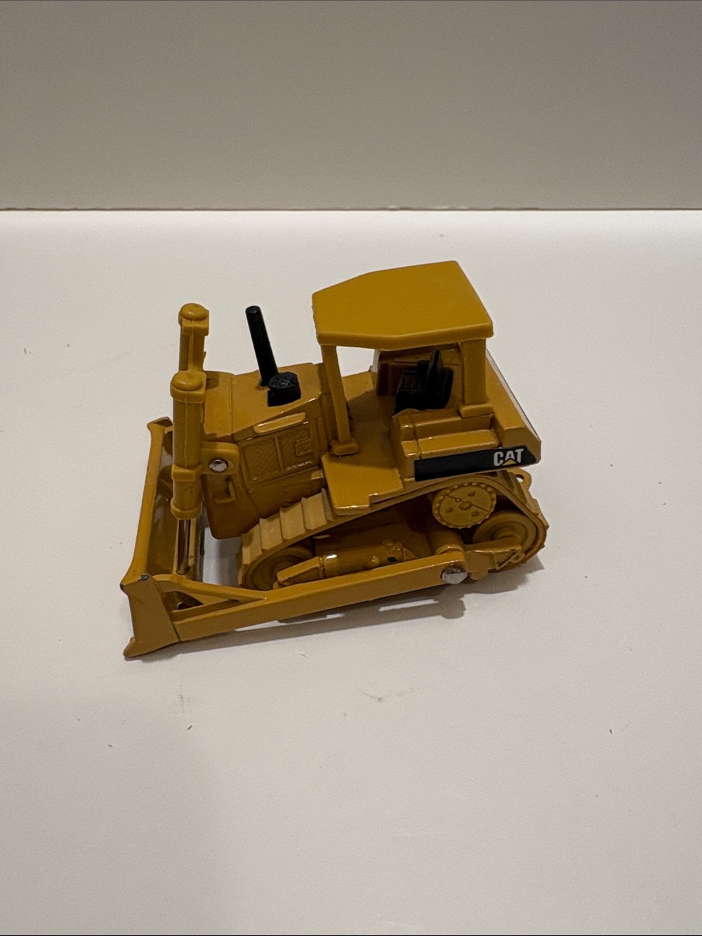 Ertl Caterpillar D6H dozer.  1/64 scale.